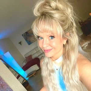 Meet your Posher, Stacy